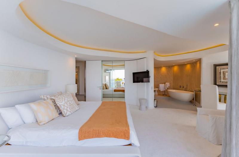 6 Bedroom Property for Sale in Bantry Bay Western Cape